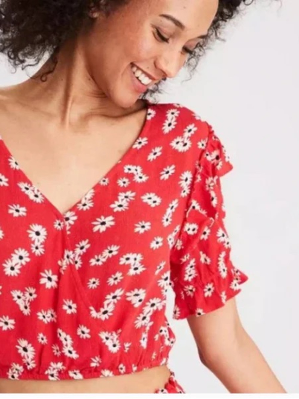 American Eagle red floral crop V faux wrap, ruffle short sleeve BoHo blouse M - Picture 2 of 9